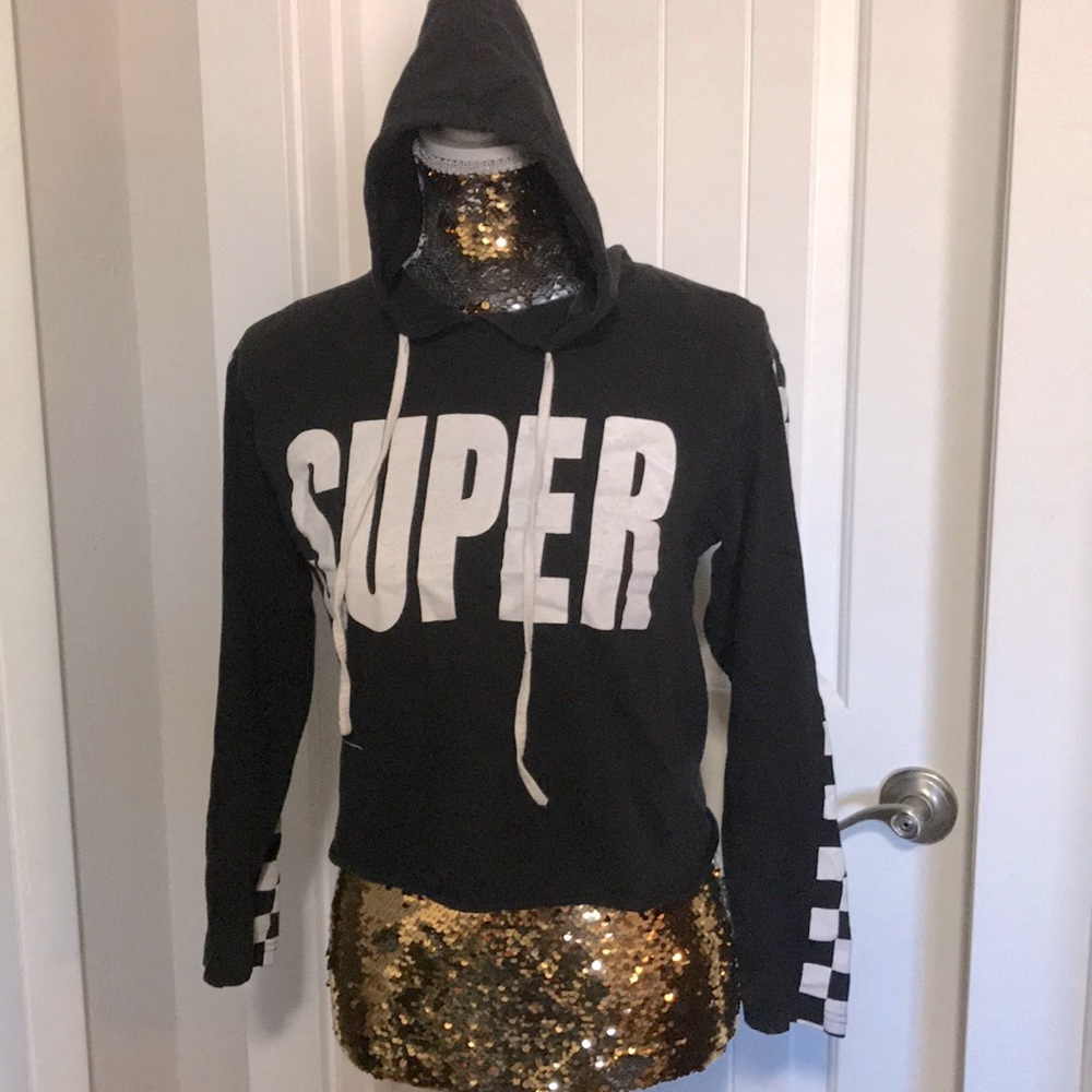 ON FIRE Size L Black Crop hoodie w/ white “SUPER”